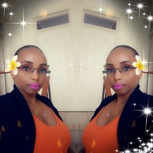 Meet your Posher, Virginia